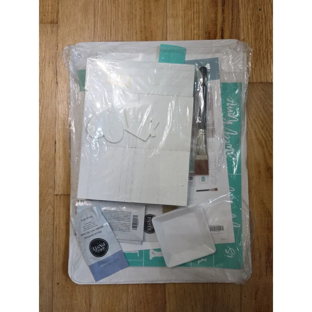 Retired WELCOME Chalk Couture Heart And Home Reusable Stencil Kit DIY
